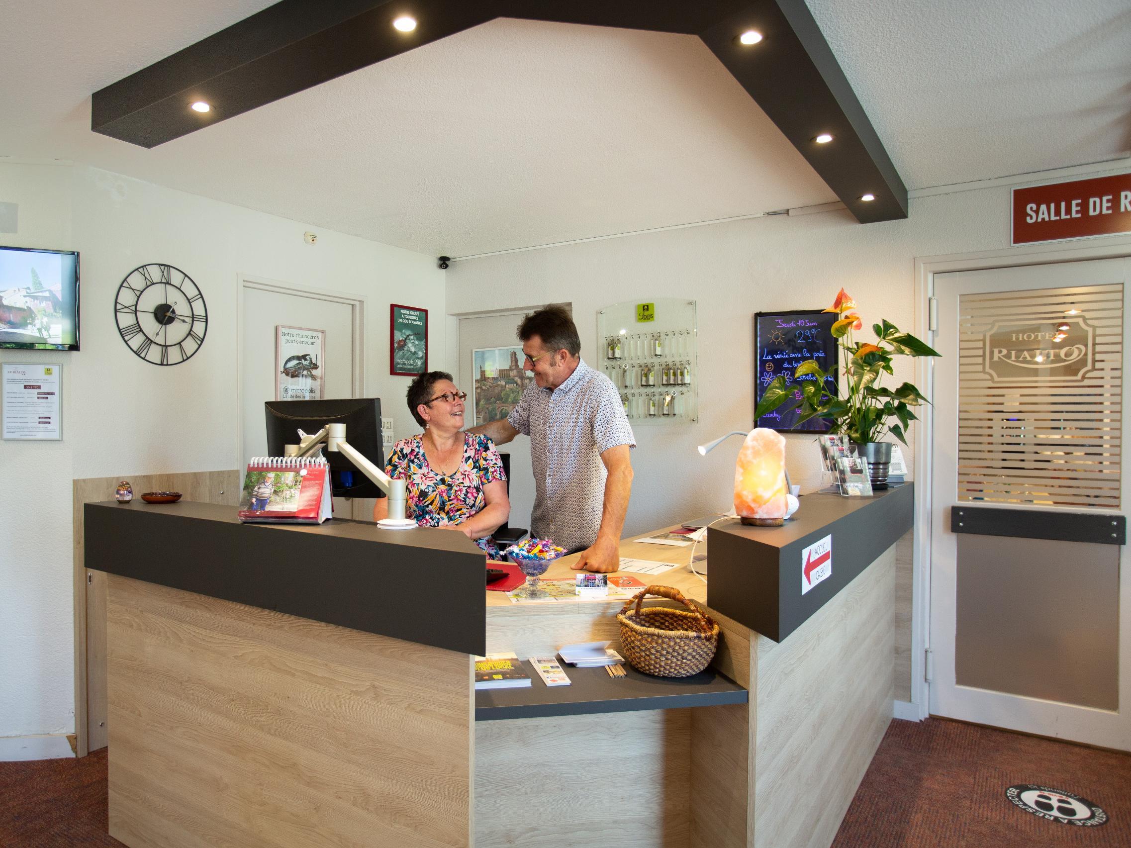 Logis Hotel- Hotel Restaurant Le Rialto Le Sequestre Zewnętrze zdjęcie