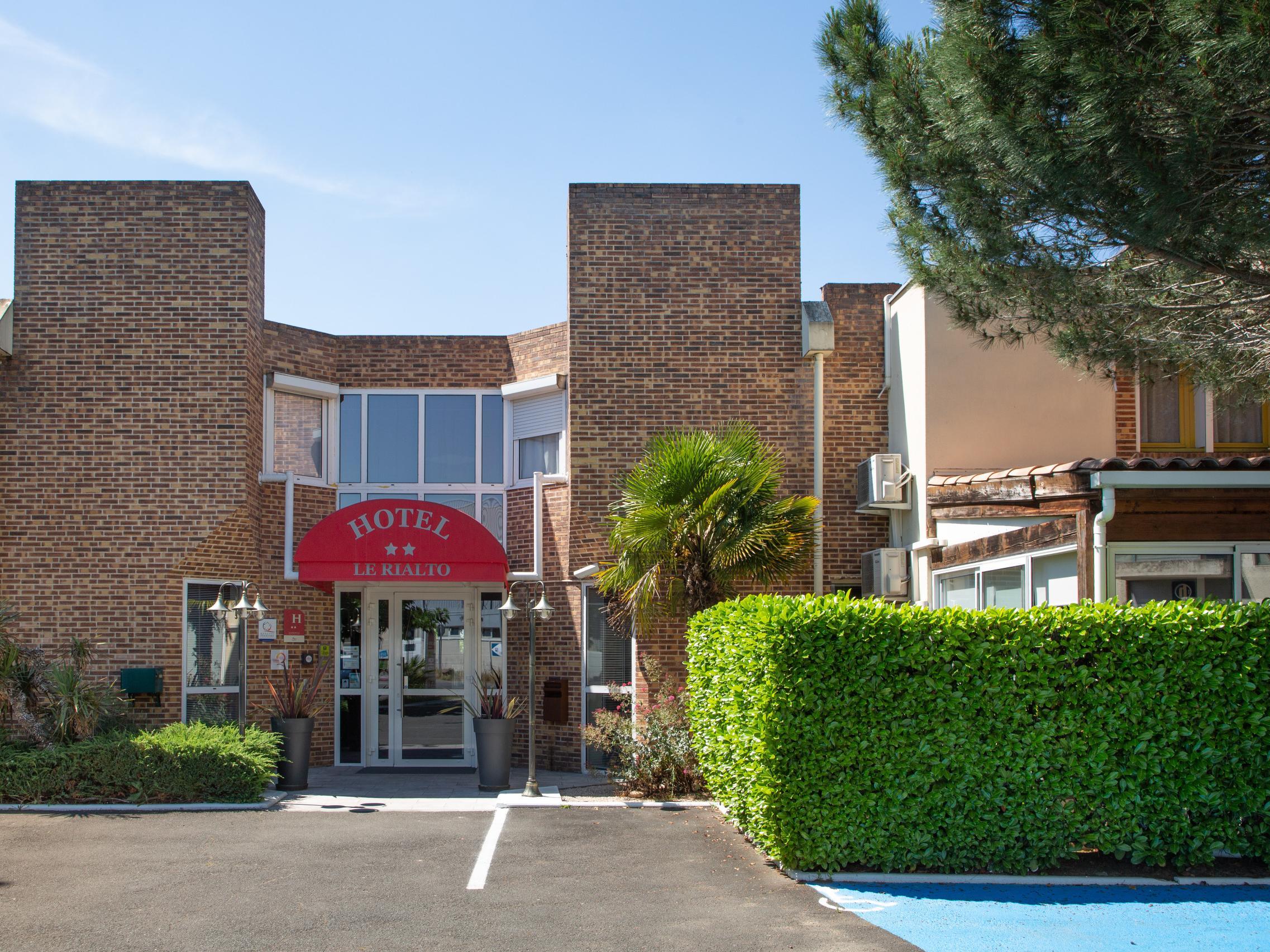 Logis Hotel- Hotel Restaurant Le Rialto Le Sequestre Zewnętrze zdjęcie