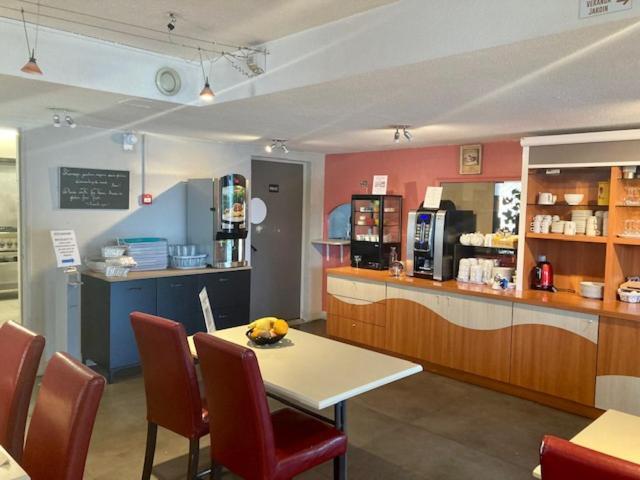 Logis Hotel- Hotel Restaurant Le Rialto Le Sequestre Zewnętrze zdjęcie
