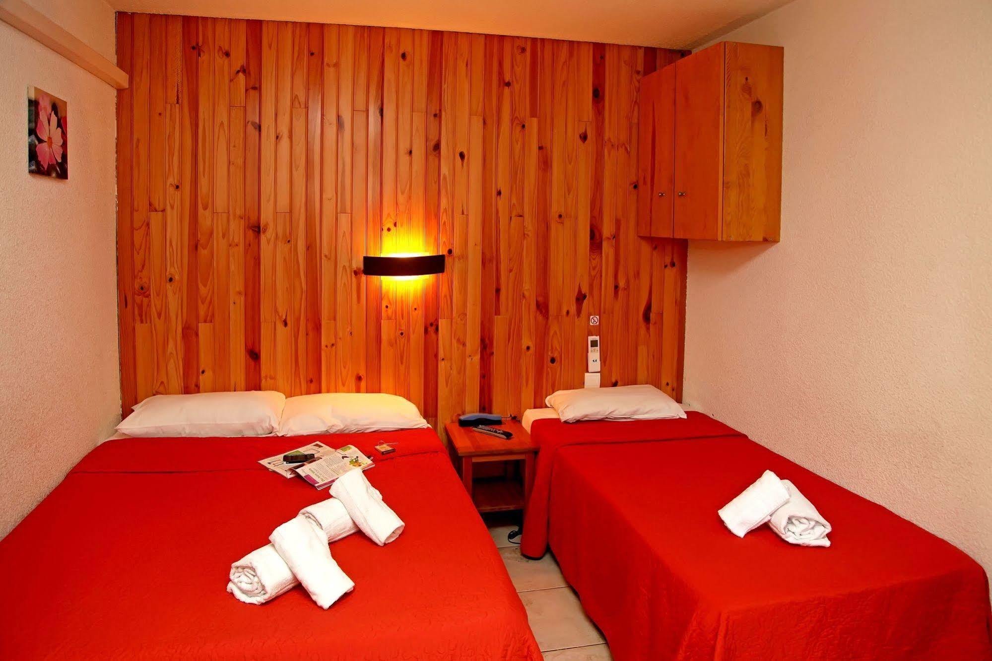 Logis Hotel- Hotel Restaurant Le Rialto Le Sequestre Zewnętrze zdjęcie