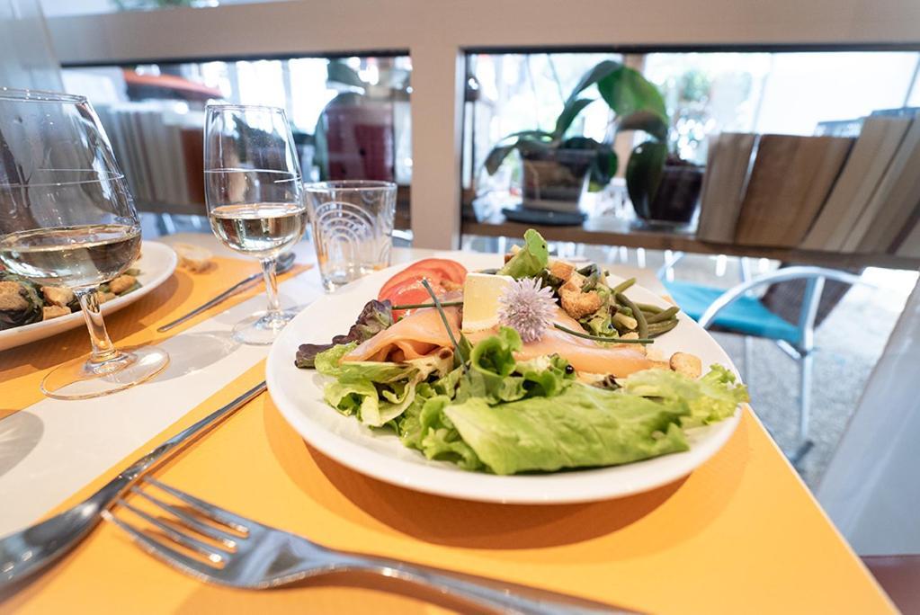 Logis Hotel- Hotel Restaurant Le Rialto Le Sequestre Zewnętrze zdjęcie